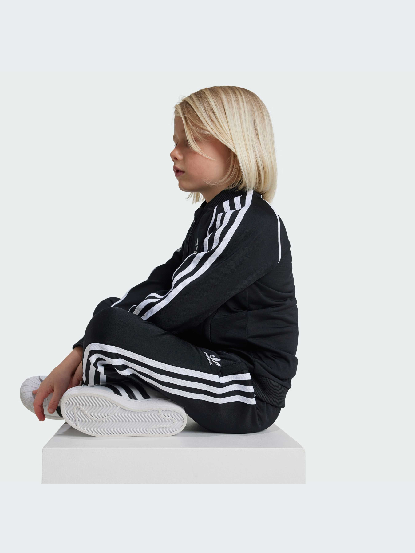 Повсякденний костюм Adidas Adicolor модель IX7624 Фото