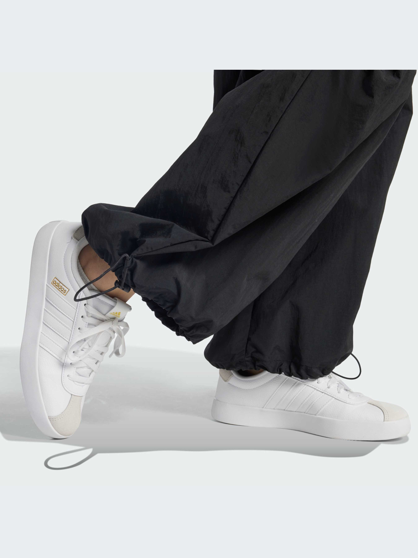 Штани повсякденні Adidas модель IV9780 Фото