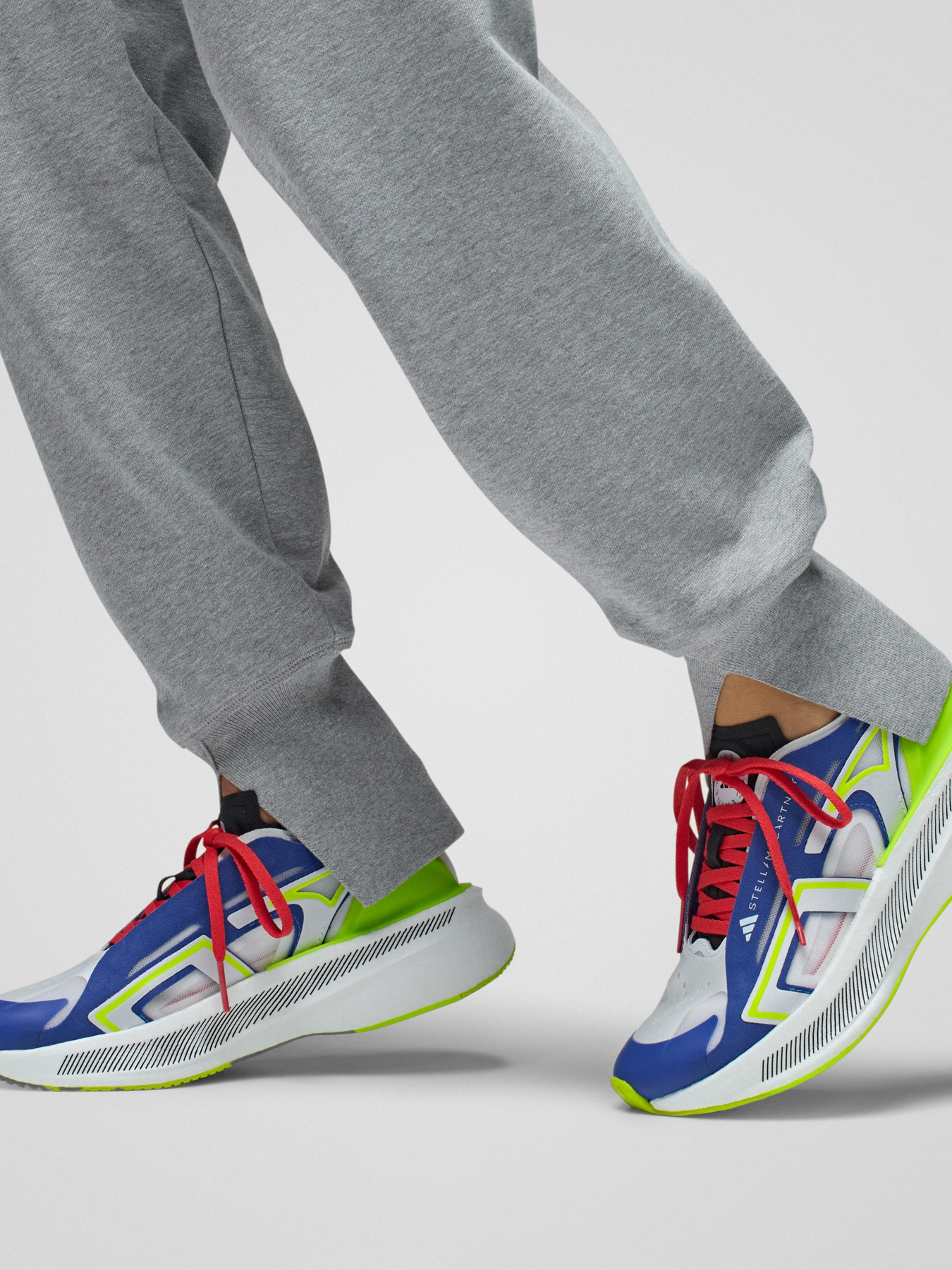 Кроссовки для бега Adidas Ultraboost модель IE8772 Фото