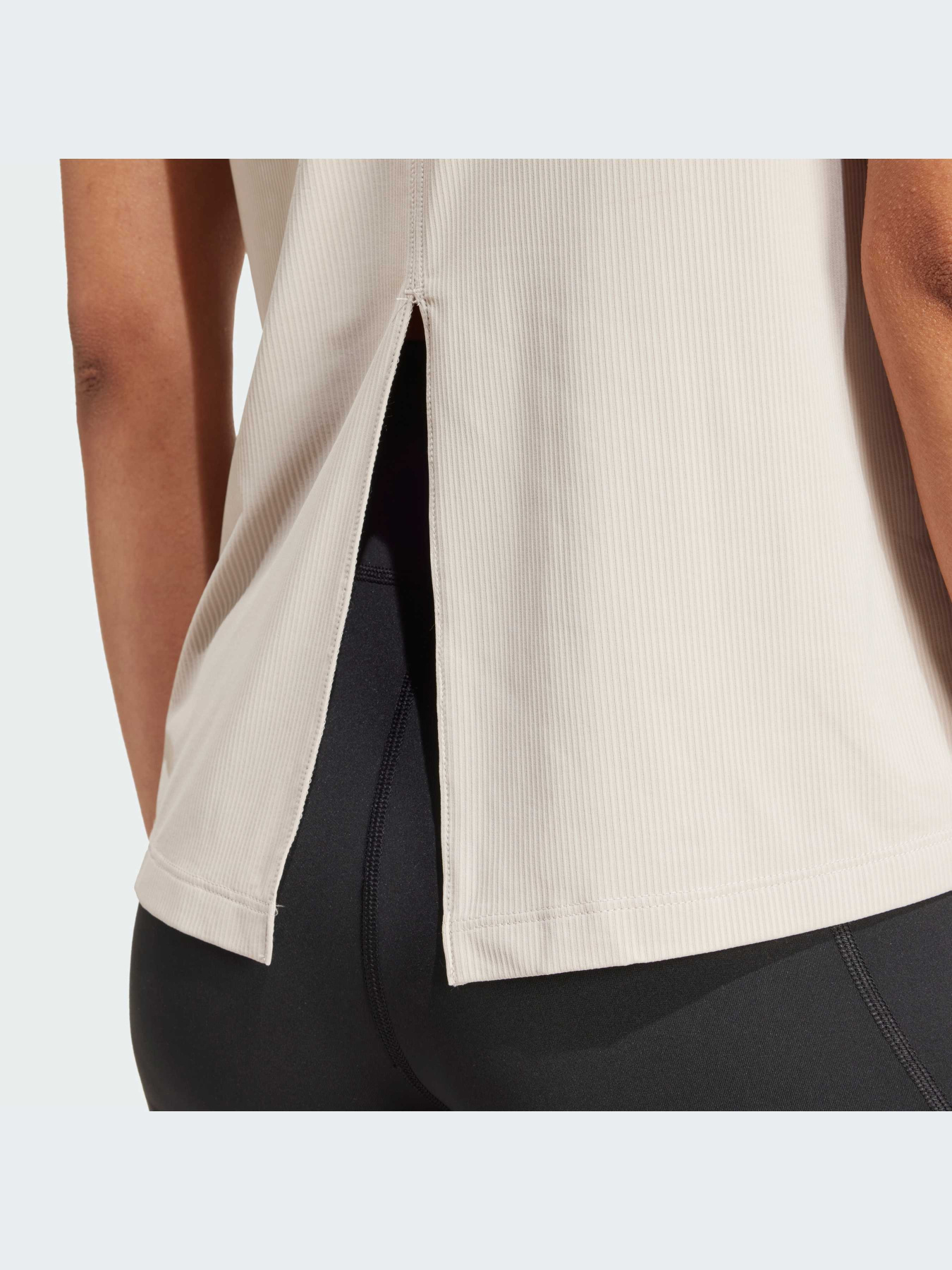 Майка спортивная Adidas модель IX0452 Фото