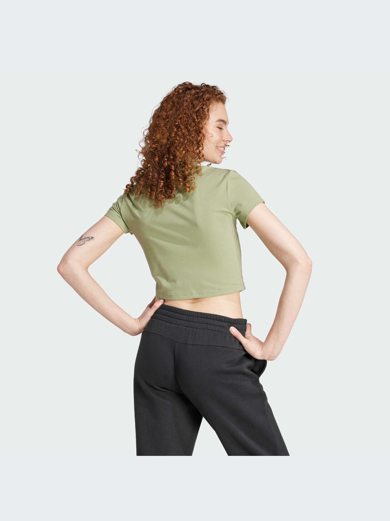 Футболка Adidas модель JD8180 Футболка Adidas модель JD8180 Фото