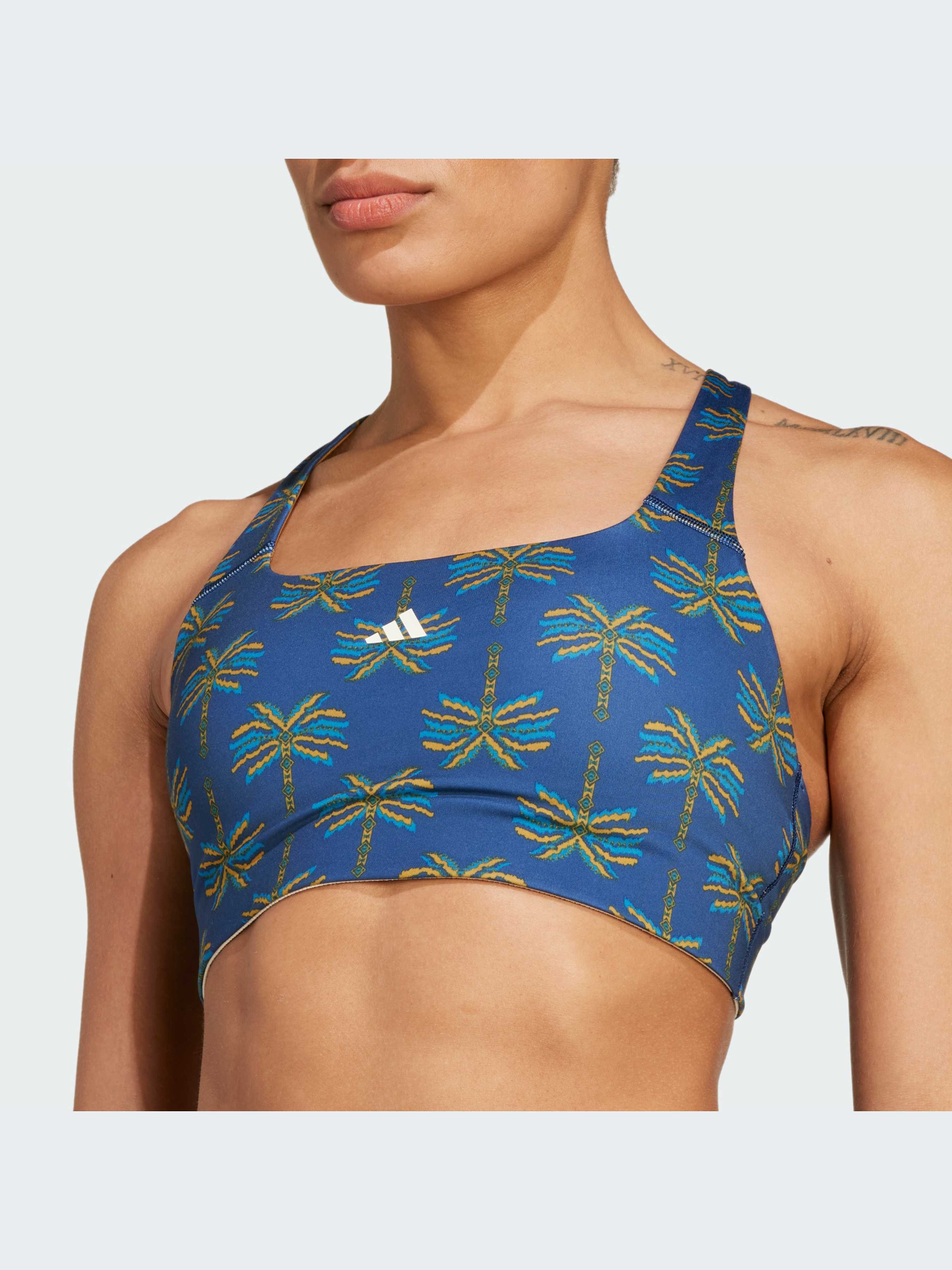 Топ спортивный Adidas модель JE4030 Фото