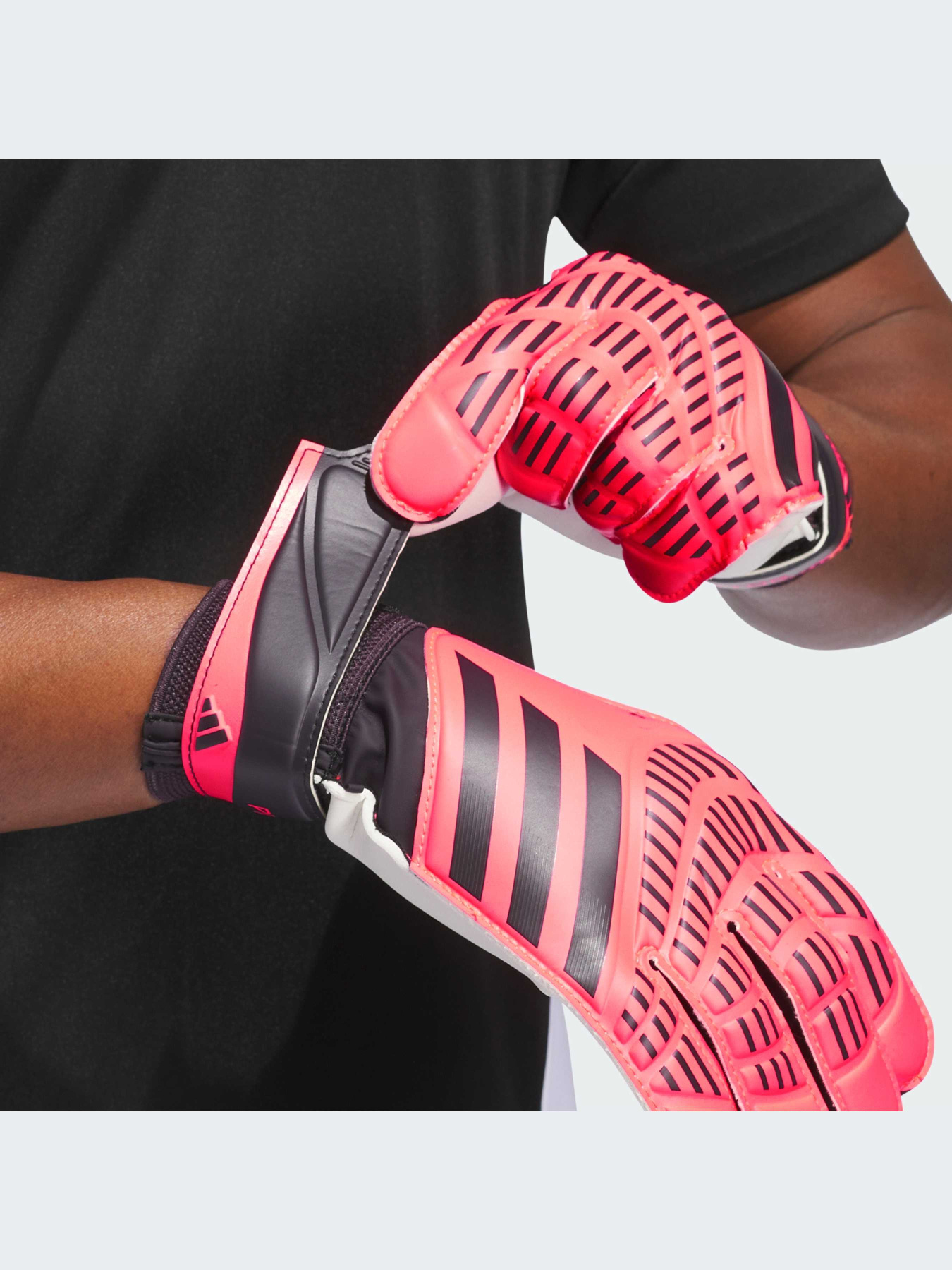 Рукавички для спорту Adidas Predator модель IX3871 Фото