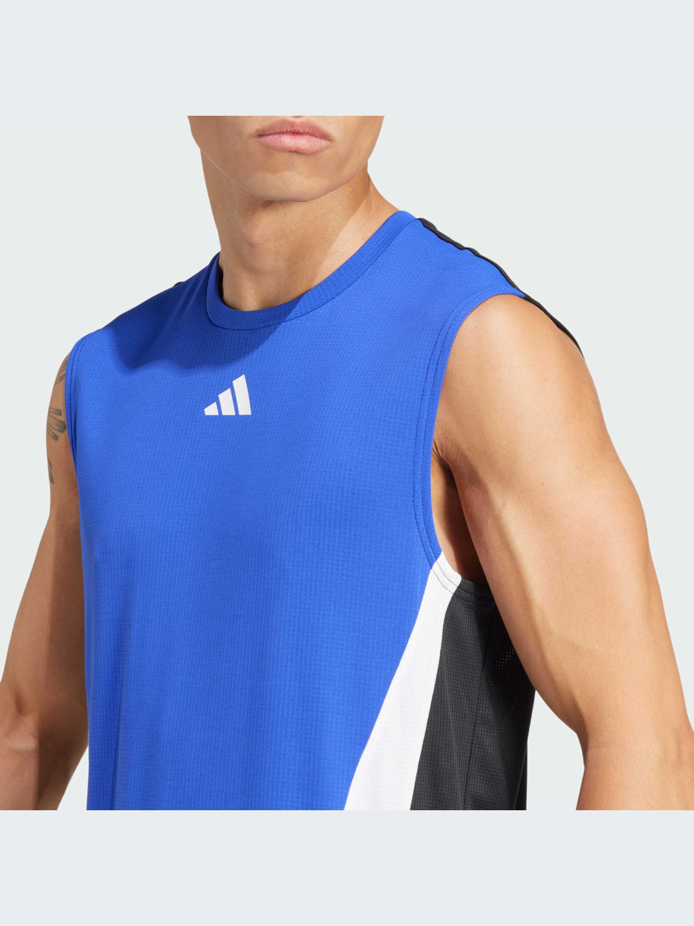 Майка спортивная Adidas модель IW6422 Фото