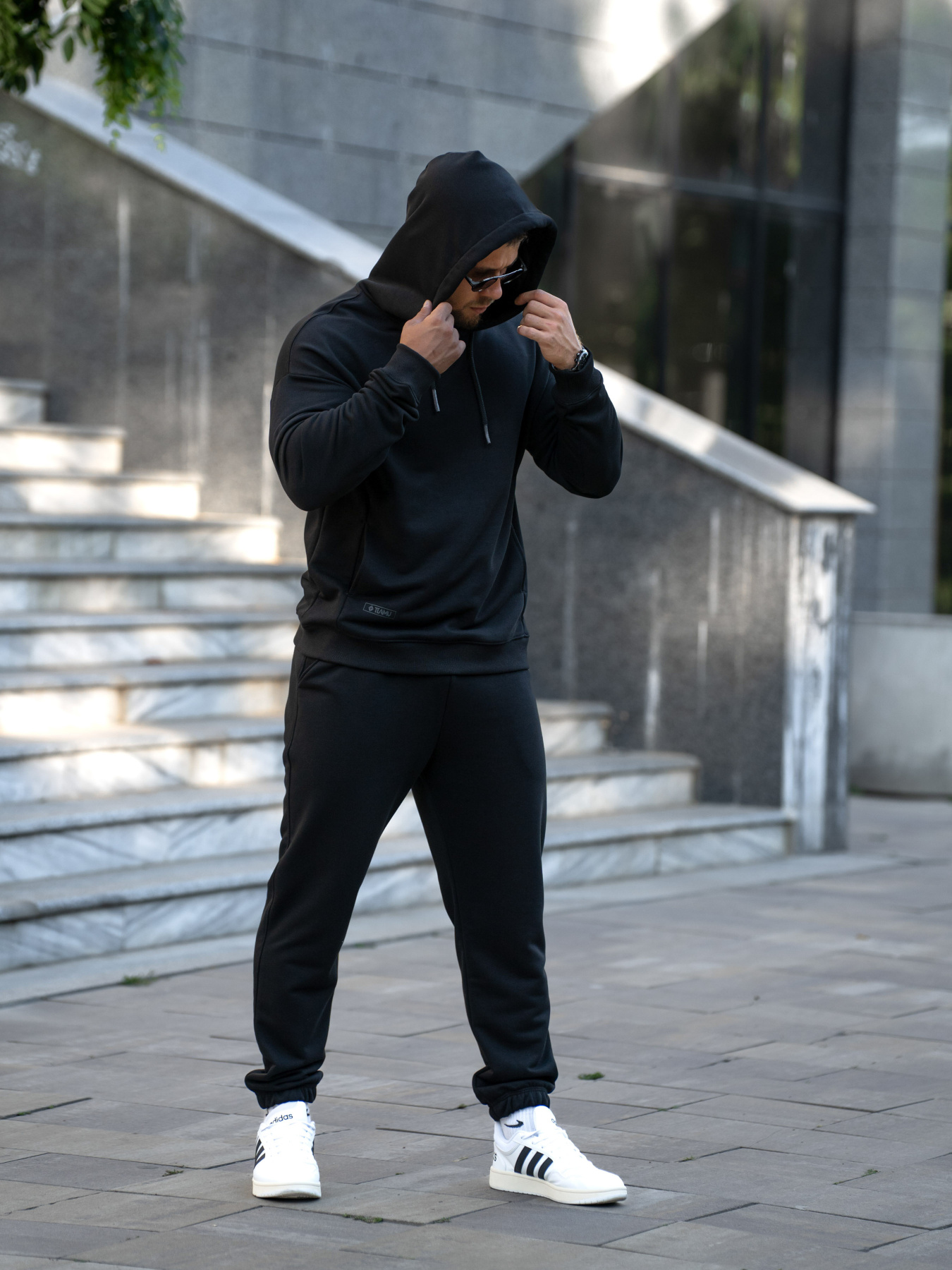 Мужской спортивный костюм с худи ROVER 23 Черный модель 520-23 Мужской спортивный костюм с худи ROVER 23 Черный модель 520-23 Фото