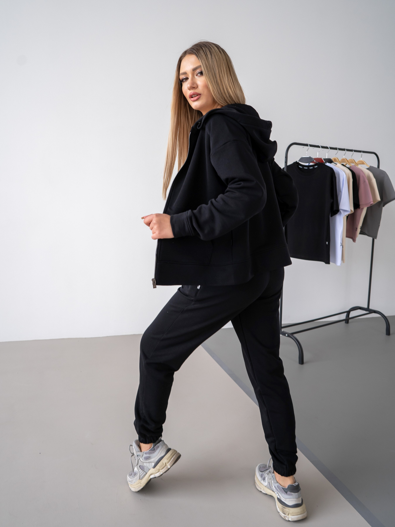 Жіночий костюм на блискавці Teamv NIKEL ZIP 23 Чорний модель 552-23 Фото