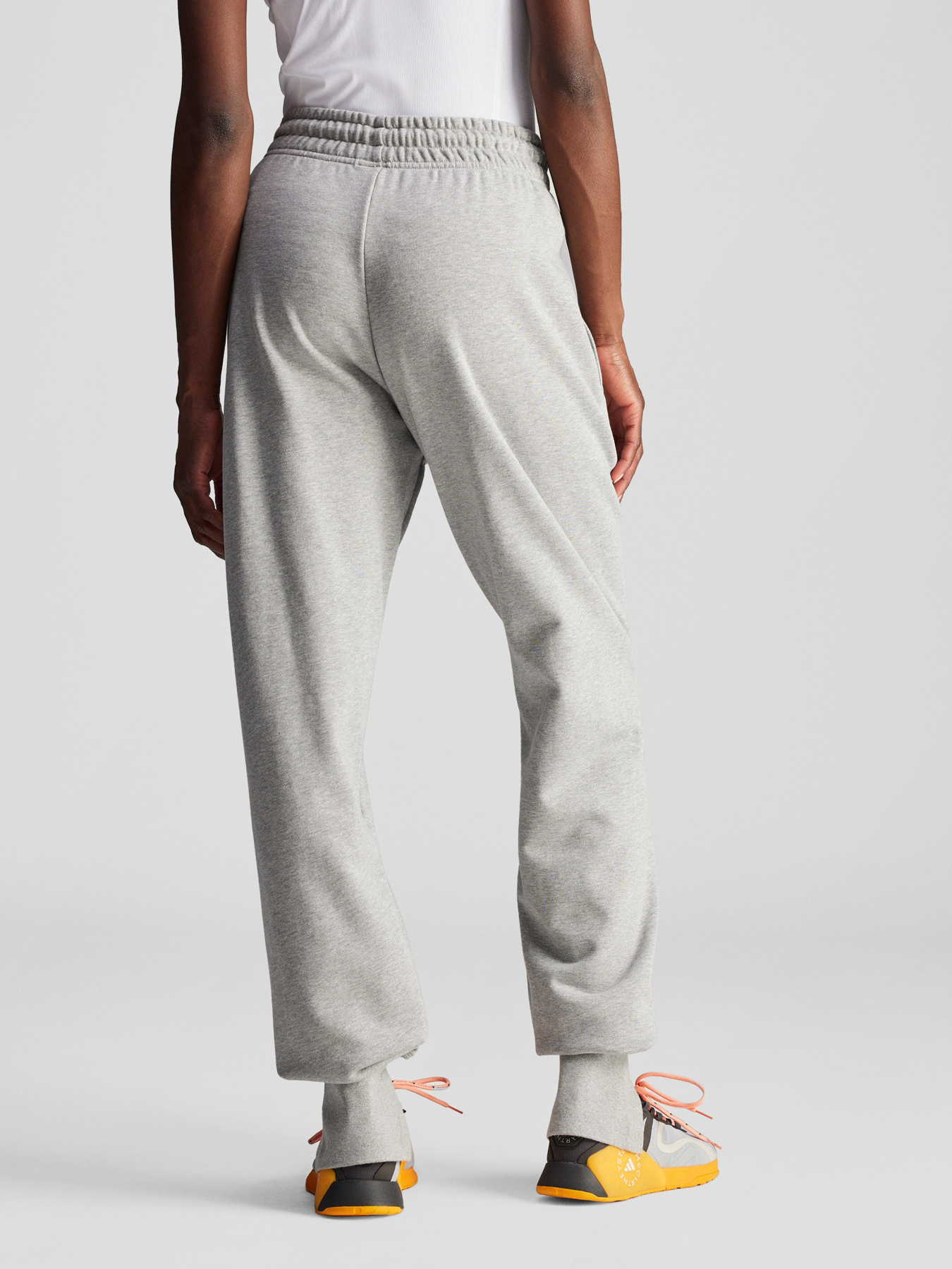 Джоггеры Adidas модель IW6335 Фото