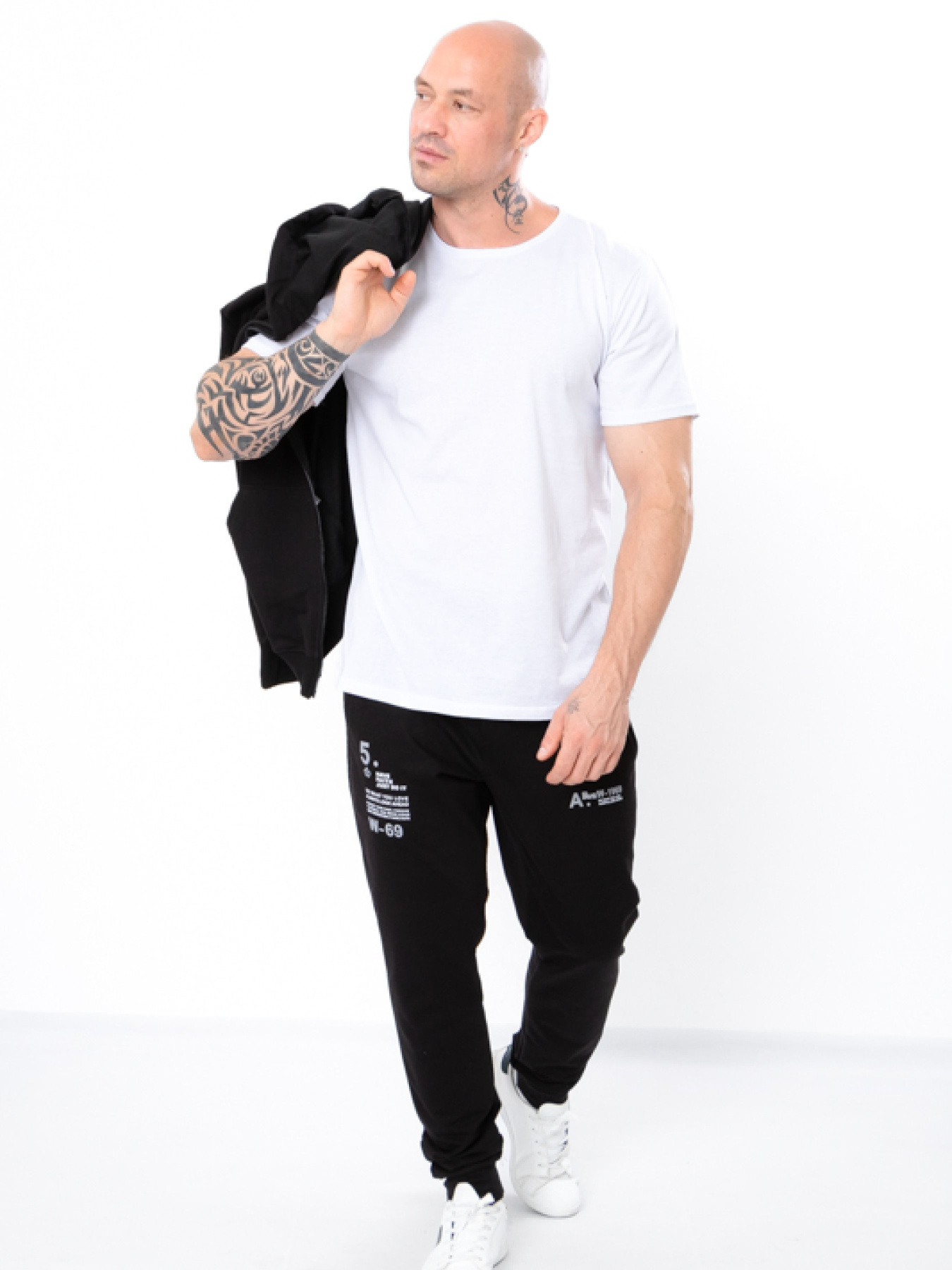 Джоггеры Носи своє модель 8158-057-33-chornij-w-69 Фото