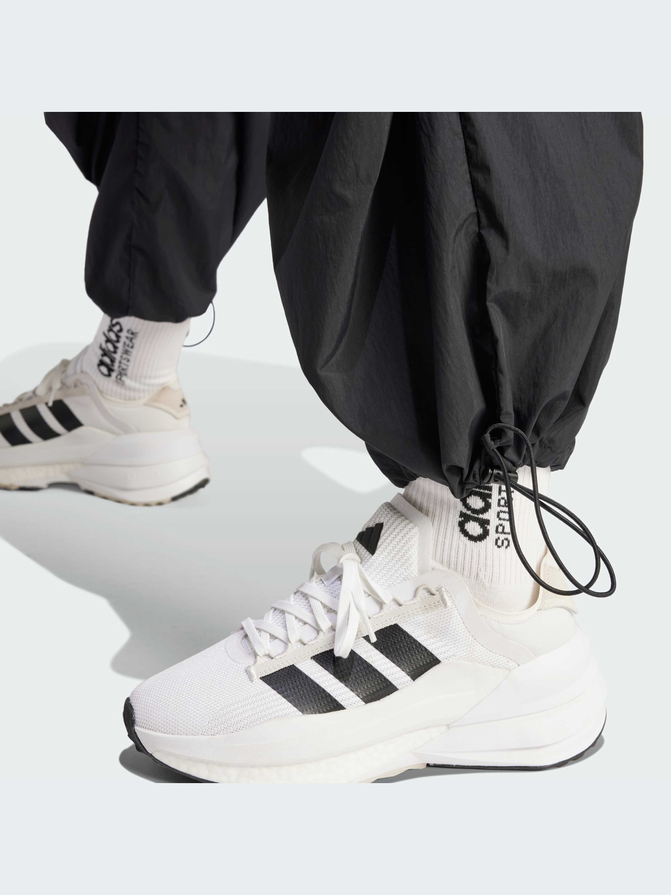 Брюки повседневные Adidas модель IQ4827 Фото