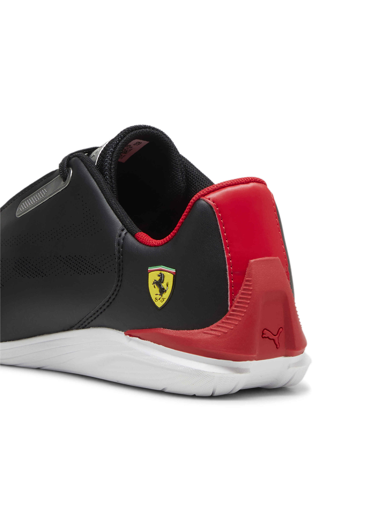 Кроссовки для тренировок PUMA Ferrari Drift Cat Decima 2.0 модель 308395 Фото