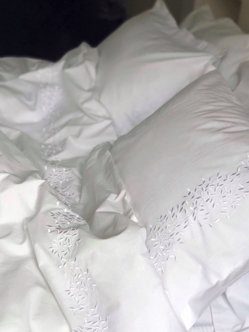 Комплект постільної білизни білий з вишитими гілками Cozy модель 8048856 Фото