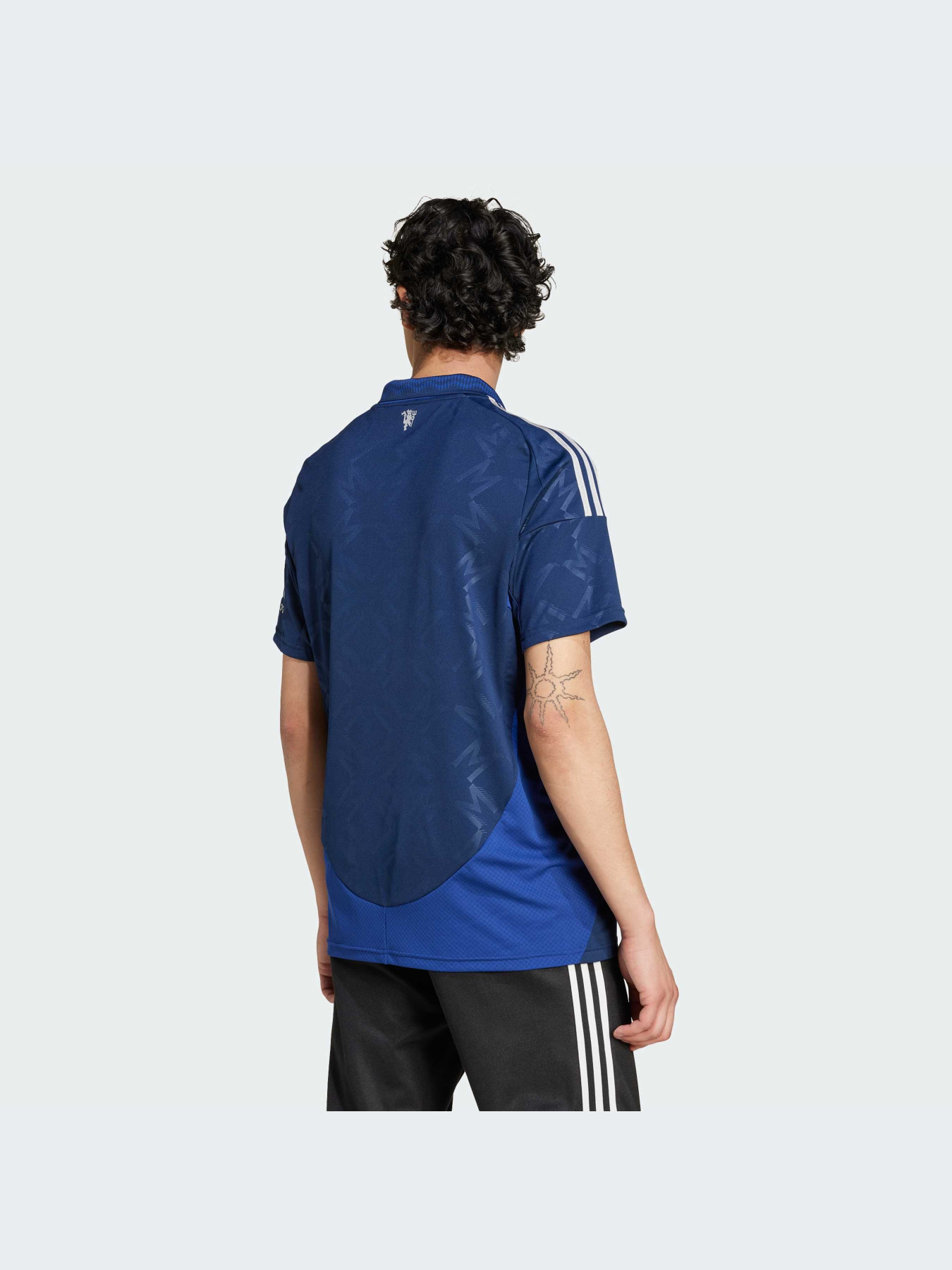 Спортивна футболка Adidas модель IU1390 Спортивна футболка Adidas модель IU1390 Фото