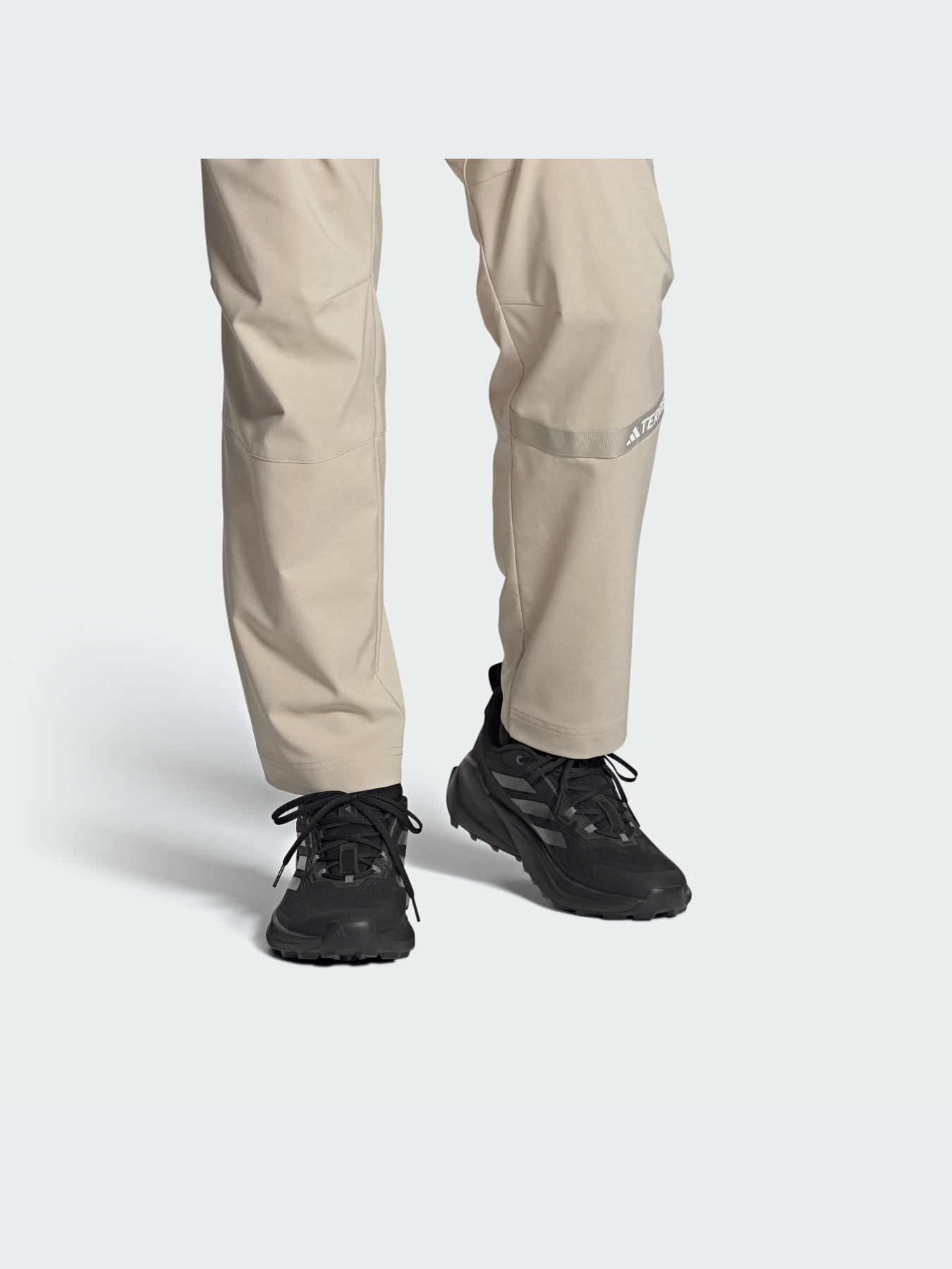 Кроссовки аутдор Adidas модель IE4842 Фото