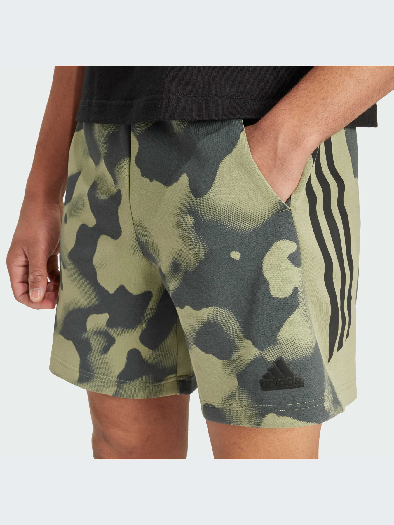 Повседневные шорты Adidas модель IW6082 Фото