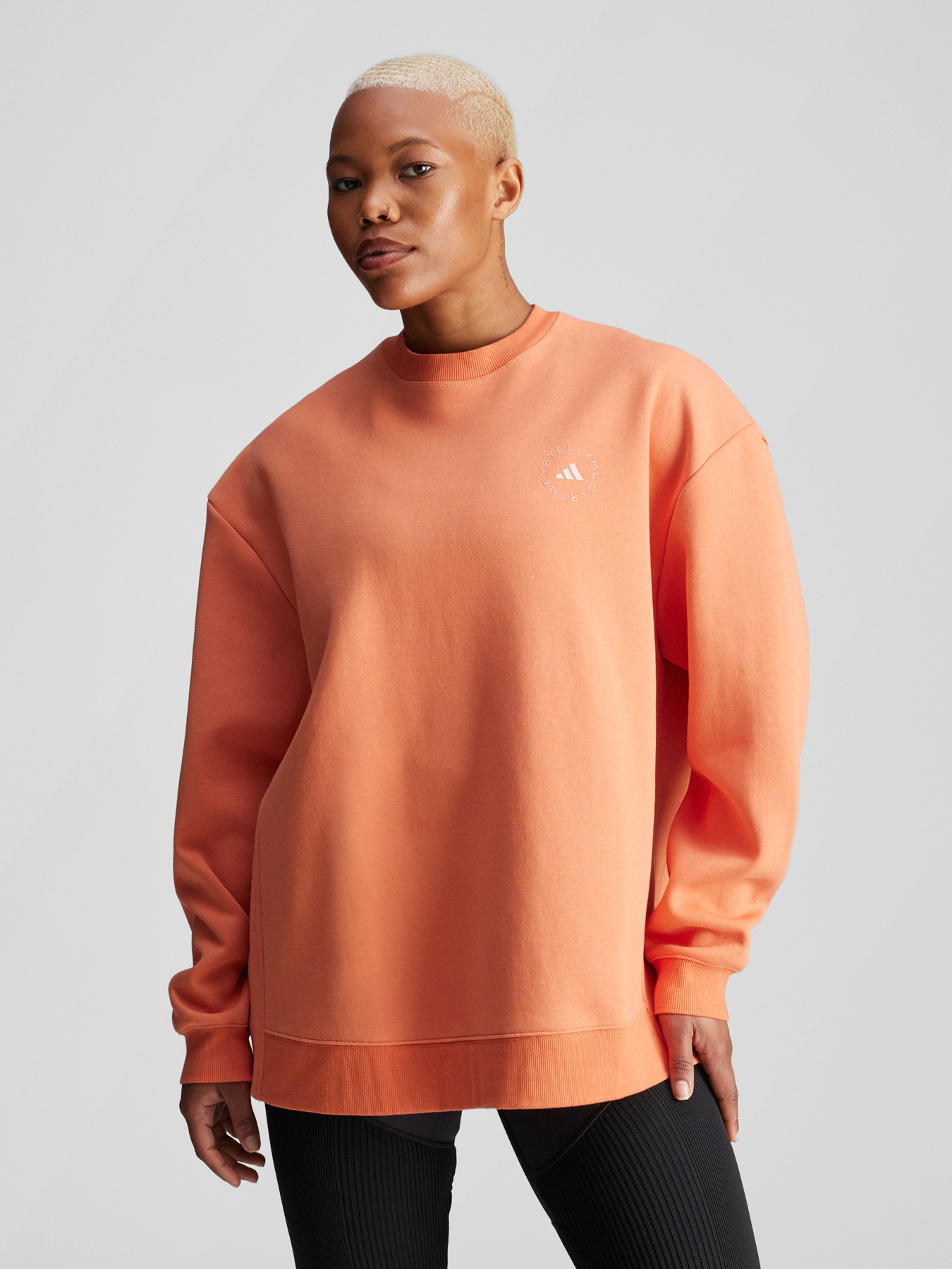 Свитшот Adidas модель IW9853 Фото