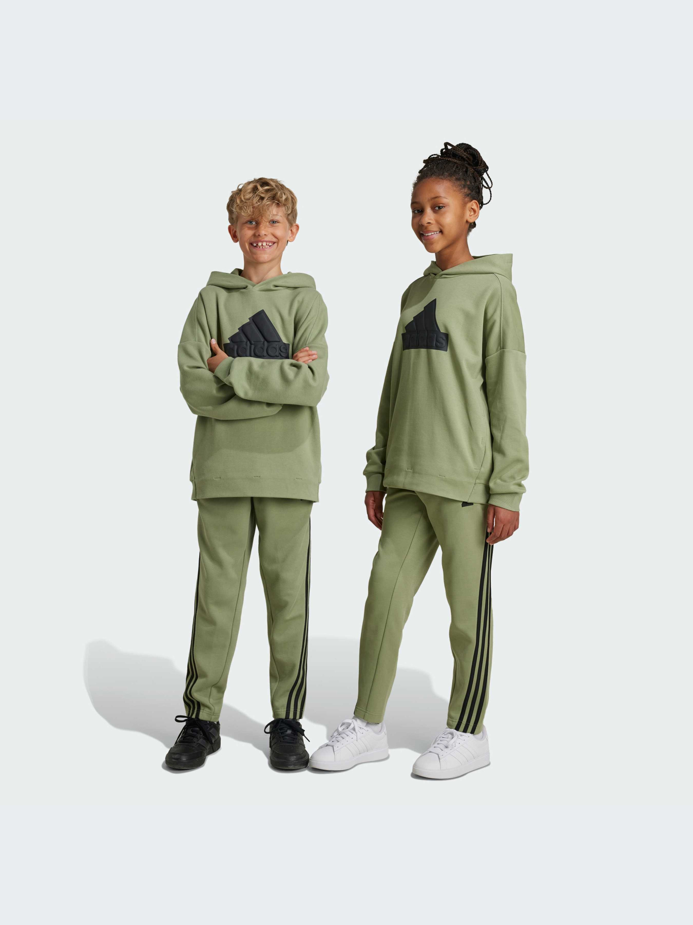 Штани повсякденні Adidas модель IX3644 Фото