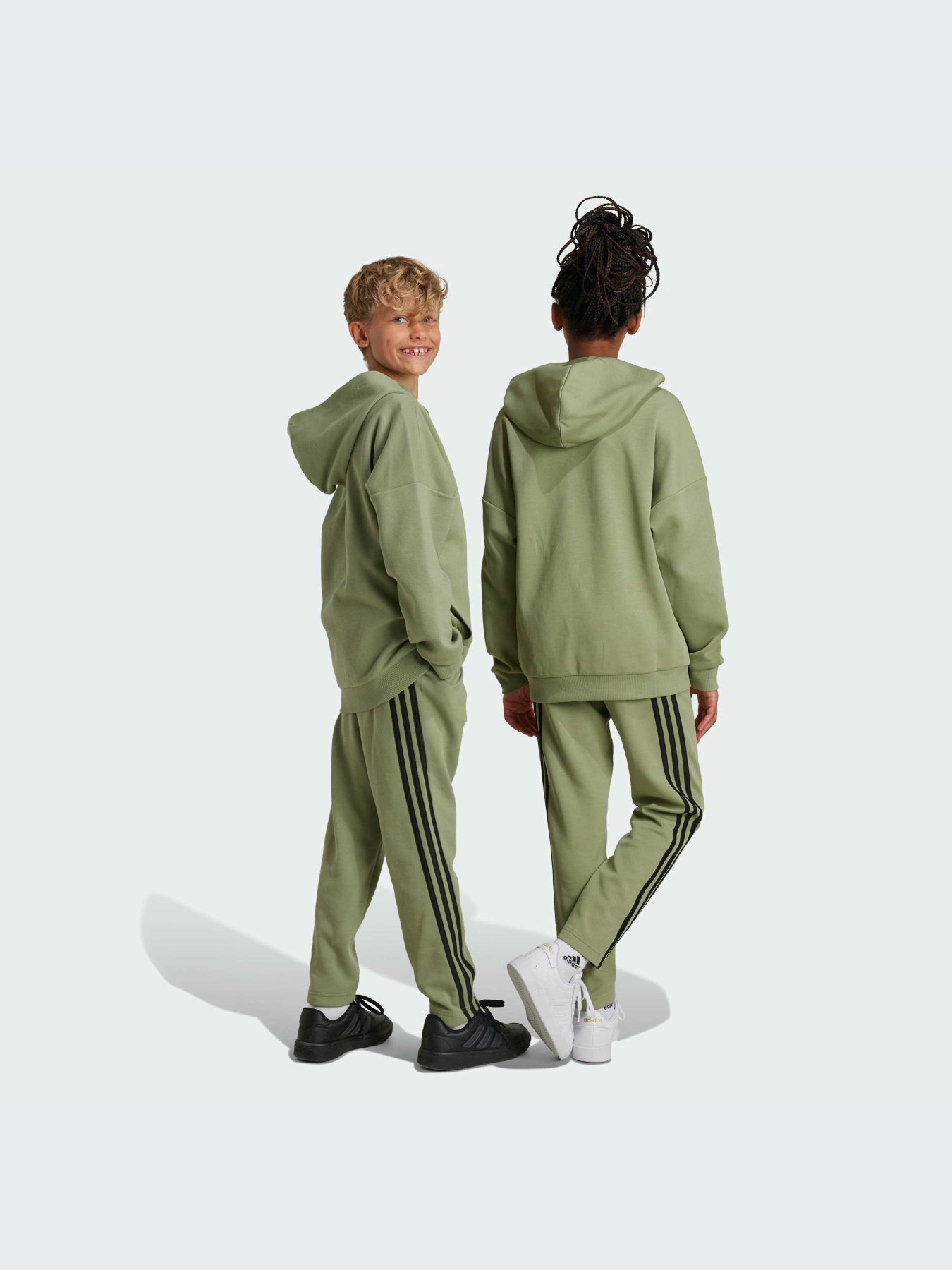 Повседневные штаны Adidas модель IX3644 Фото