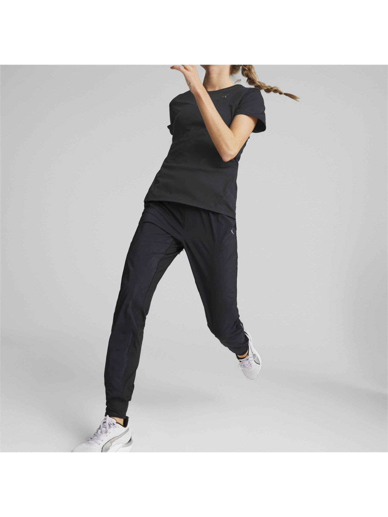 Брюки PUMA Run Favorite Tapered Pant W модель 523186 Фото