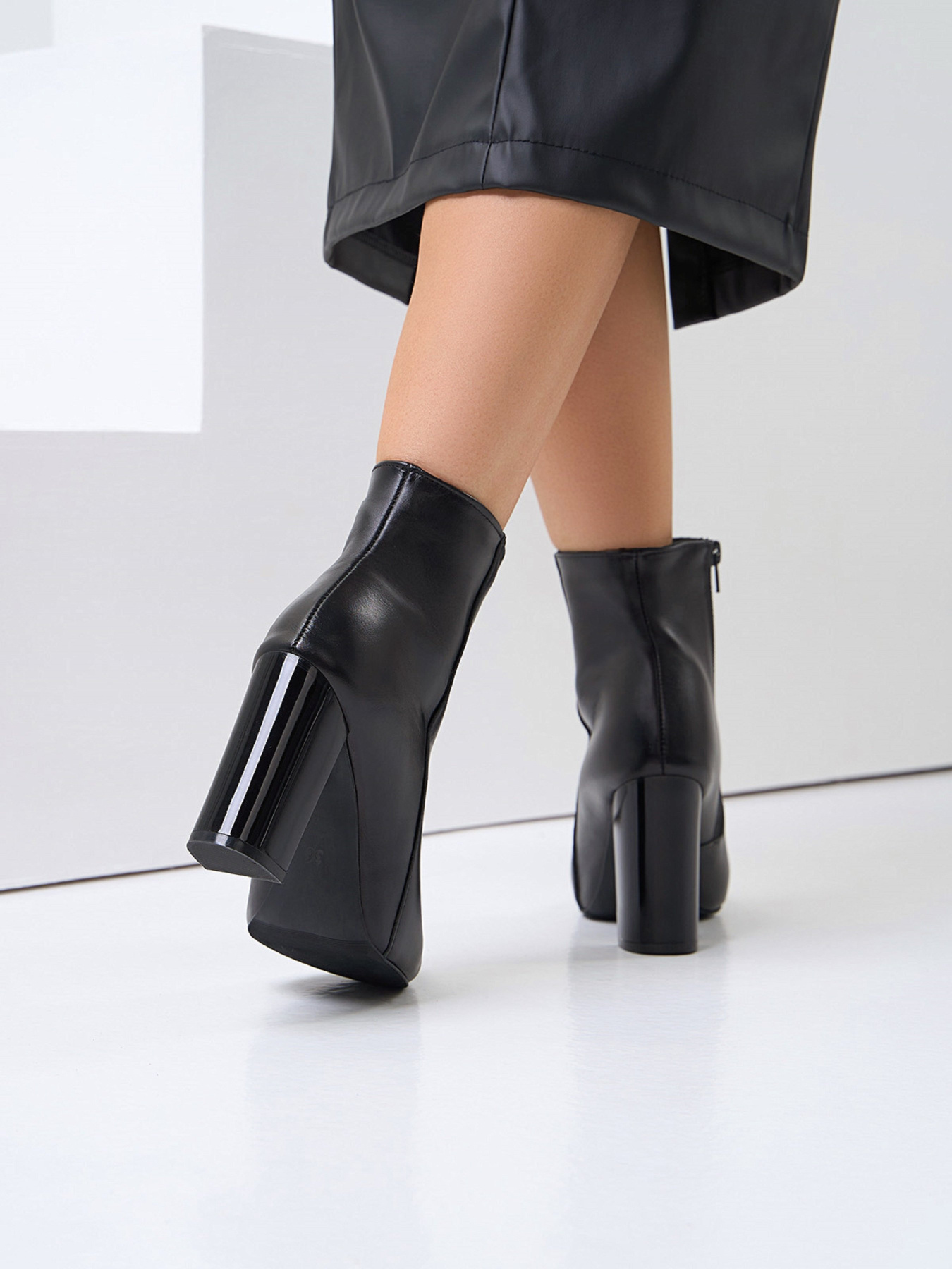 Бoтильоны ISSA Plus модель OB2-507_черный Фото