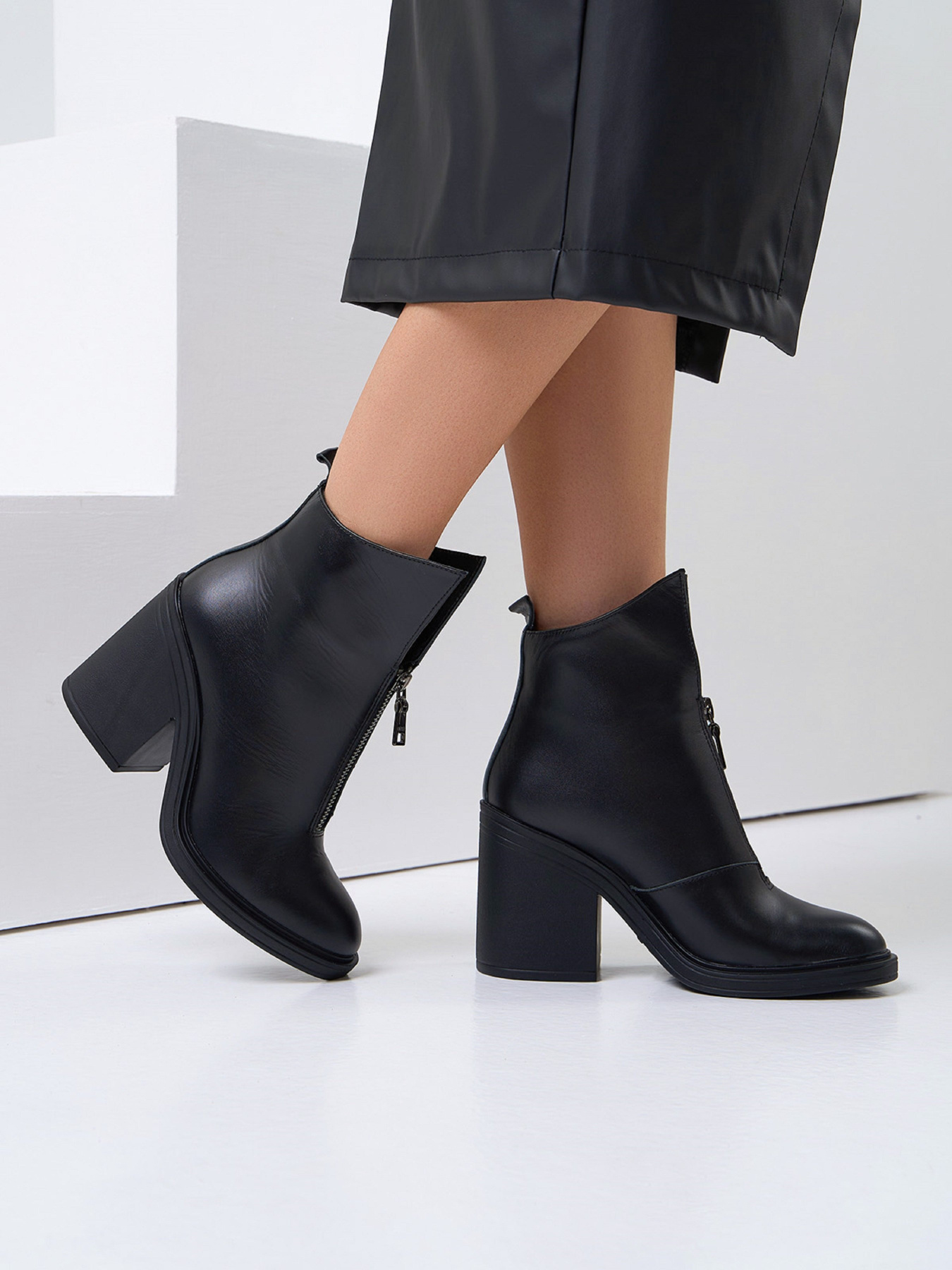 Бoтильоны ISSA Plus модель OB2-510_черный Бoтильоны ISSA Plus модель OB2-510_черный Фото