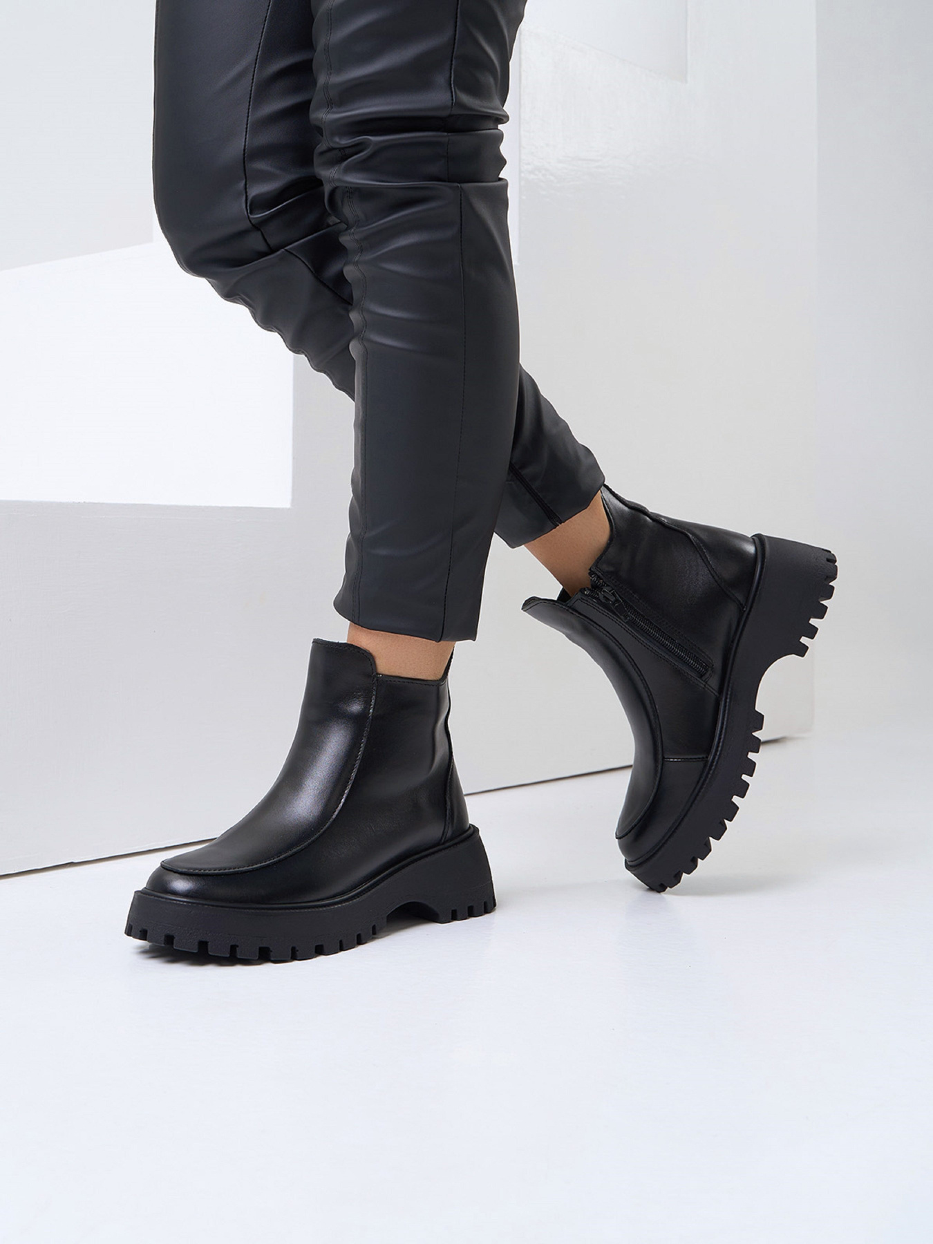 Ботинки ISSA Plus модель OB2-515_черный Фото