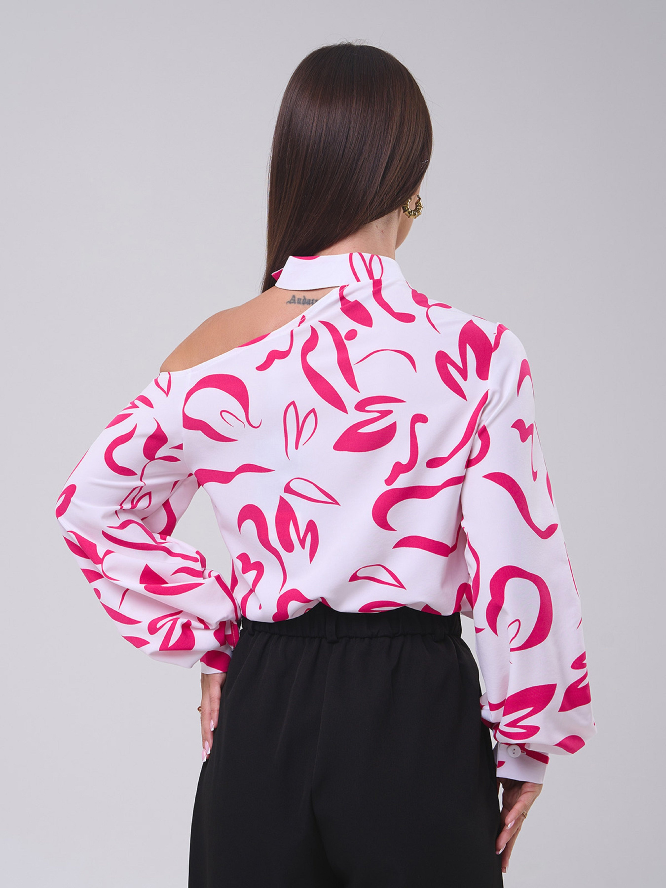 Блуза ISSA Plus модель SA-560_белый_розовый Блуза ISSA Plus модель SA-560_белый_розовый Фото