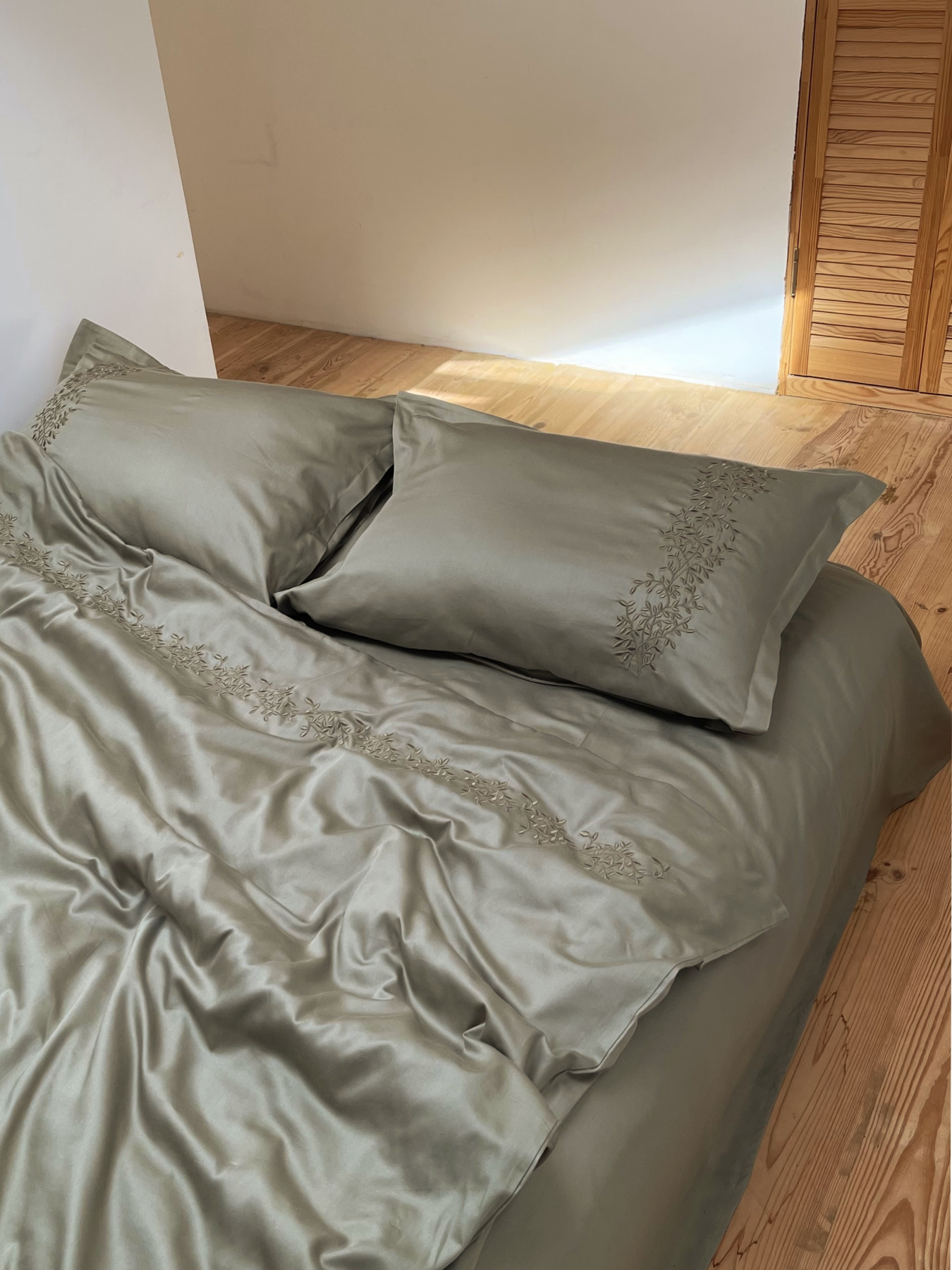 Комплект постільної білизни мох з вишитими гілками Cozy модель 8048839 Фото