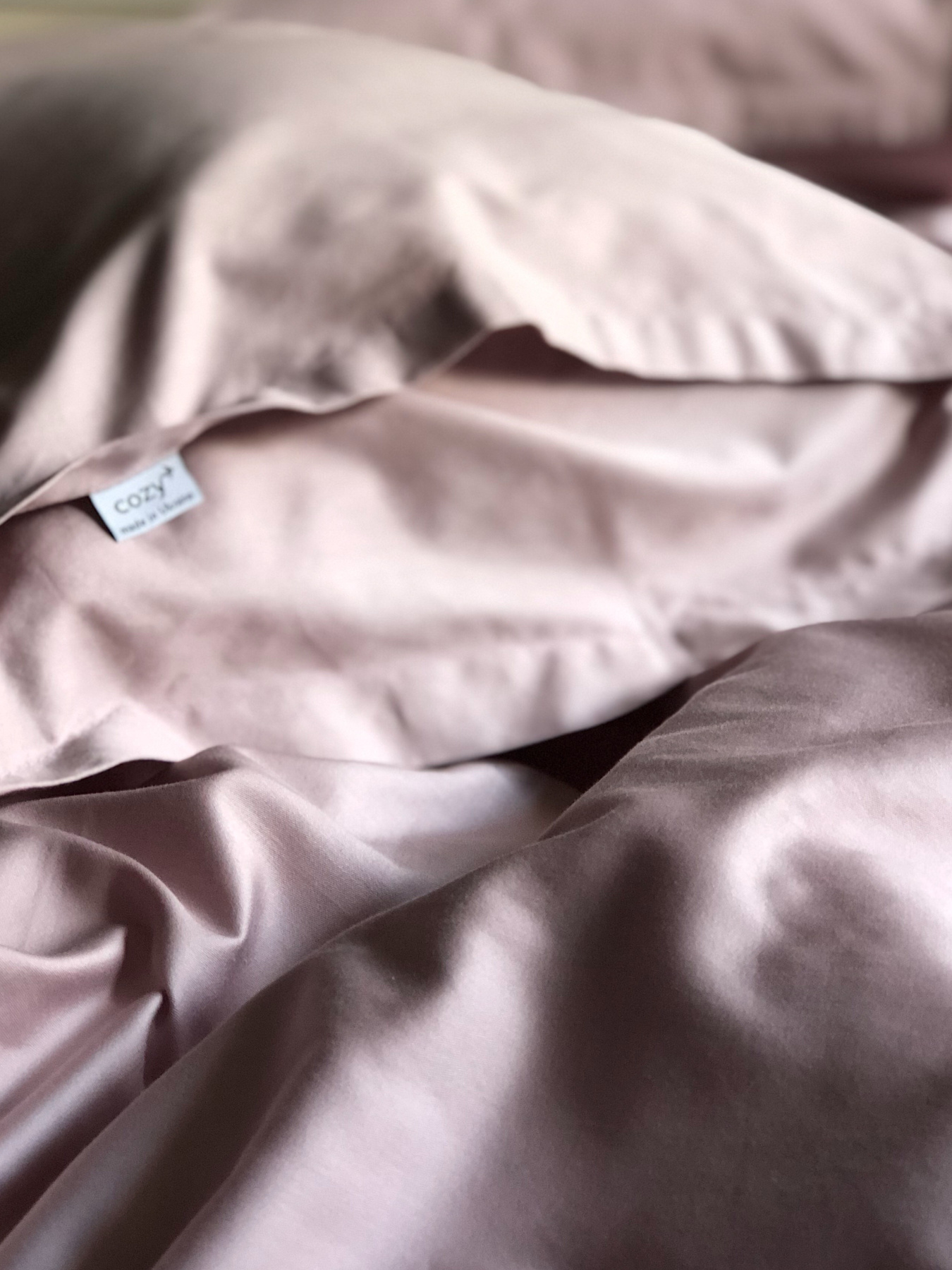 Комплект постільної білизни рожевий з вишитими білими зірками Cozy модель 8048979 Фото