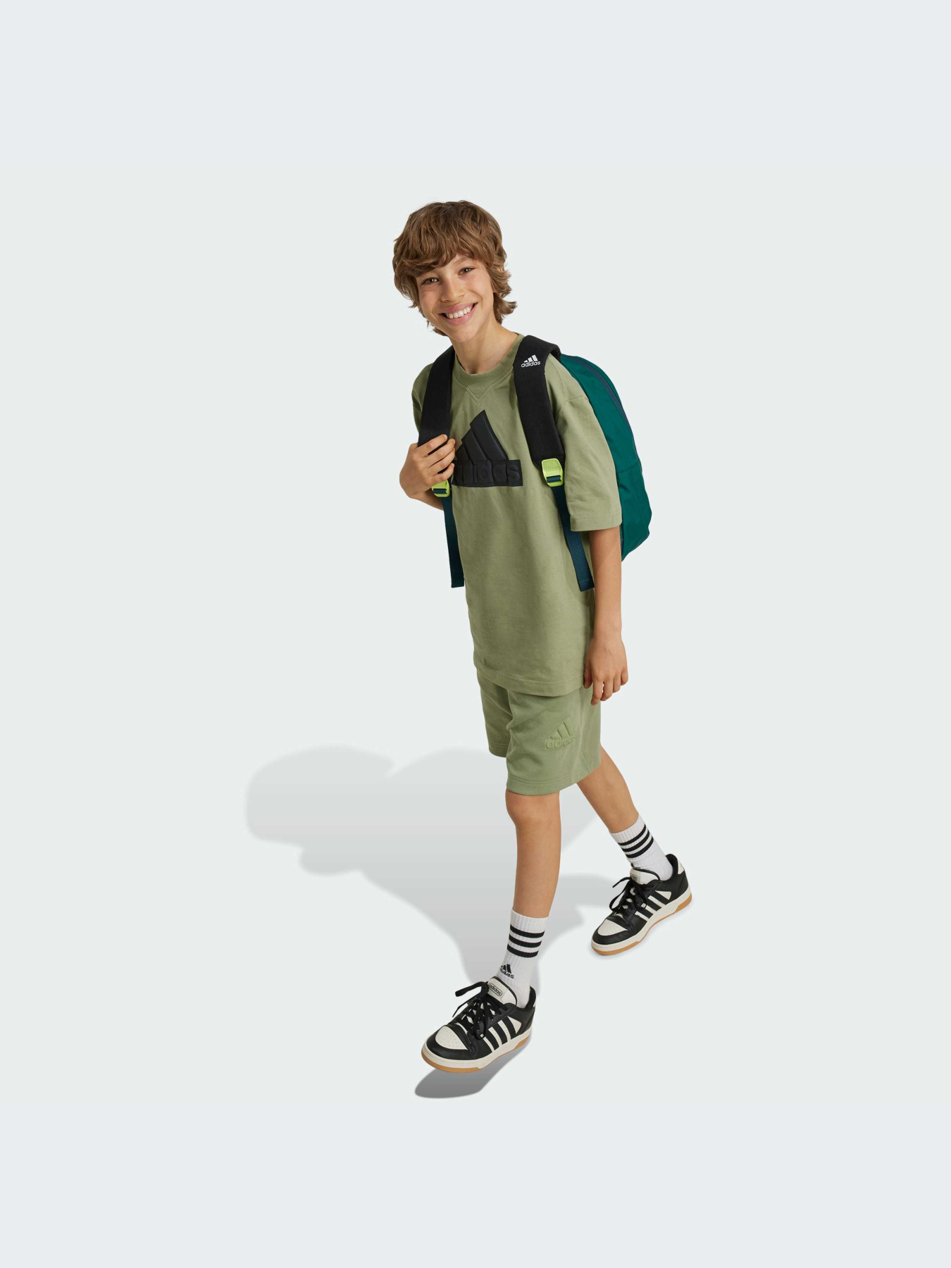 Повседневные шорты Adidas модель IX3617 Фото