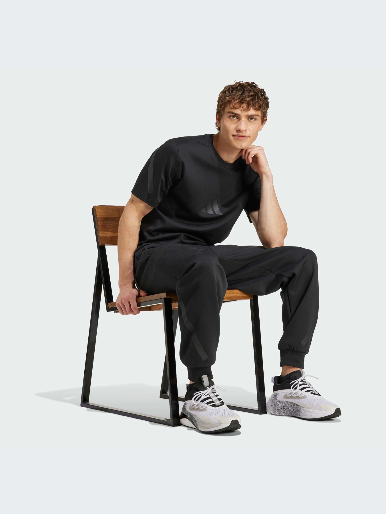 Футболка Adidas ZNE модель JE3069 Футболка Adidas ZNE модель JE3069 Фото