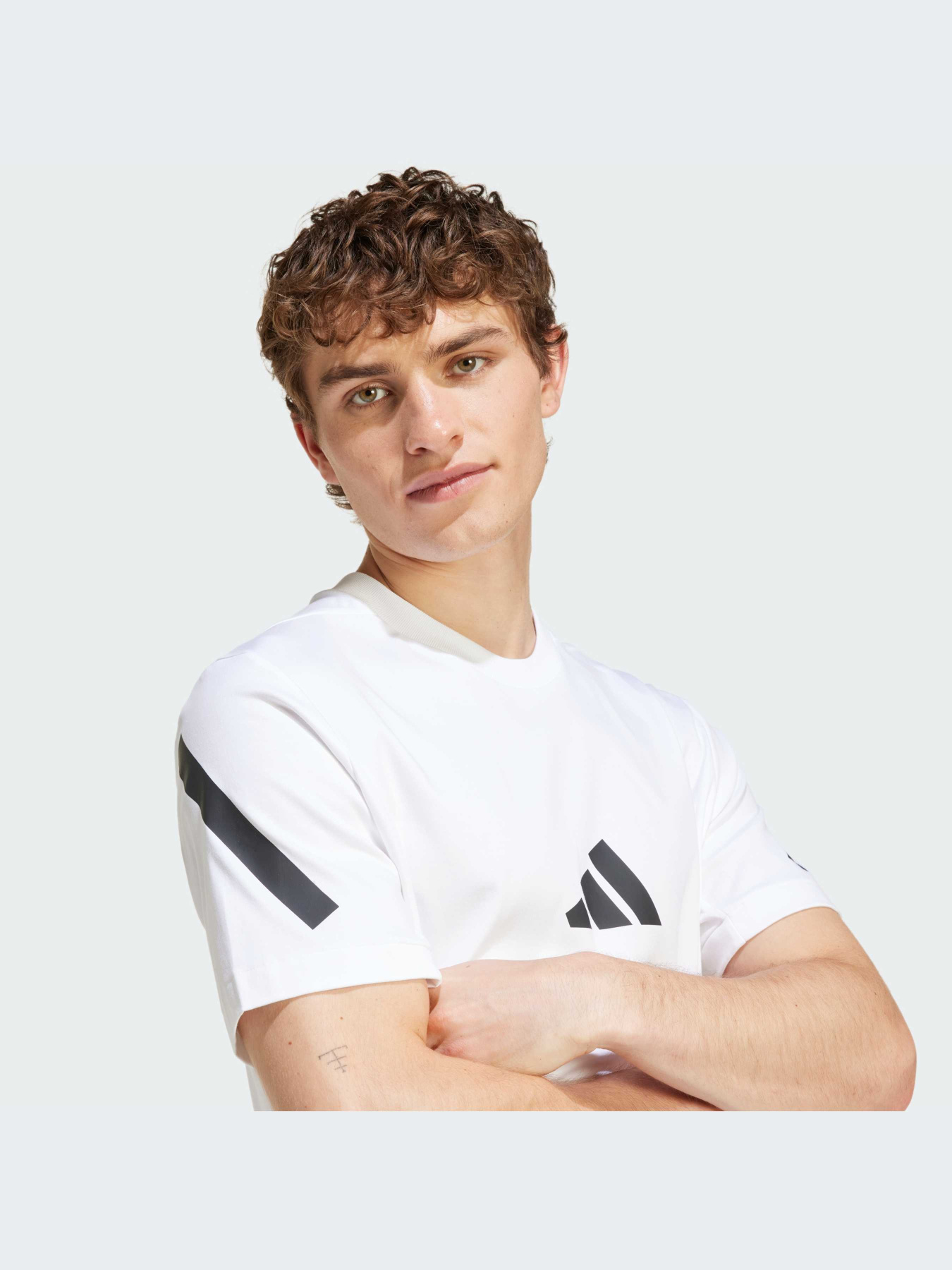 Футболка Adidas ZNE модель JE3078 Футболка Adidas ZNE модель JE3078 Фото