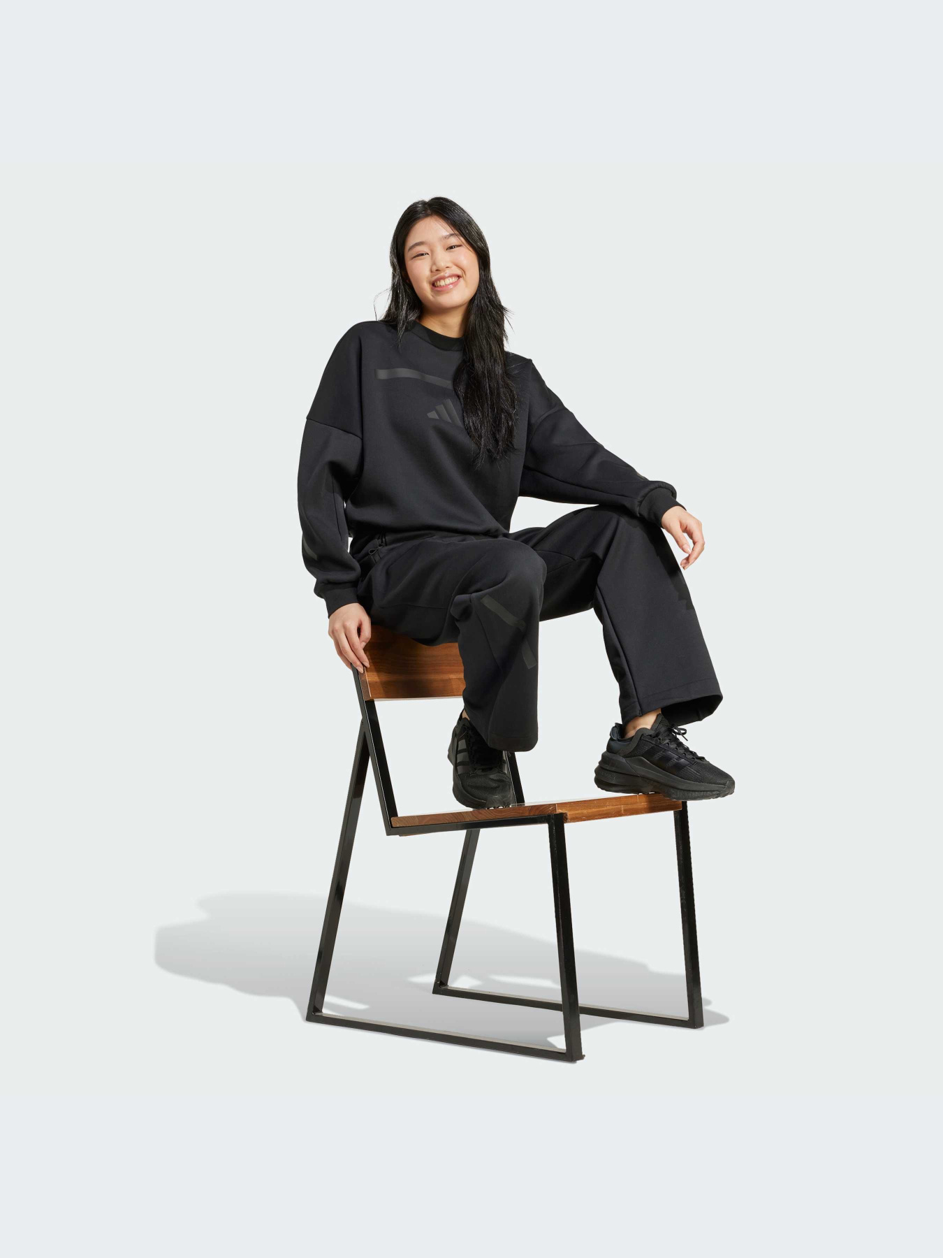 Свитшот Adidas ZNE модель JE7855 Свитшот Adidas ZNE модель JE7855 Фото