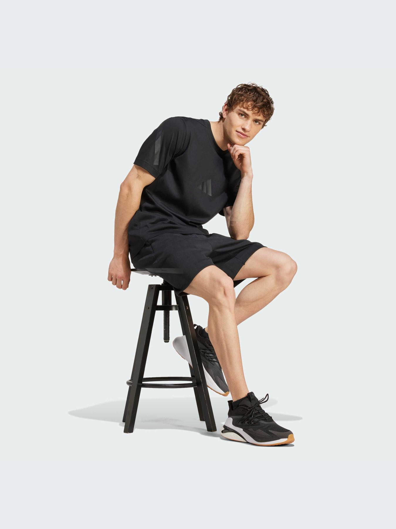 Повсякденні шорти Adidas ZNE модель JE7540 Повсякденні шорти Adidas ZNE модель JE7540 Фото