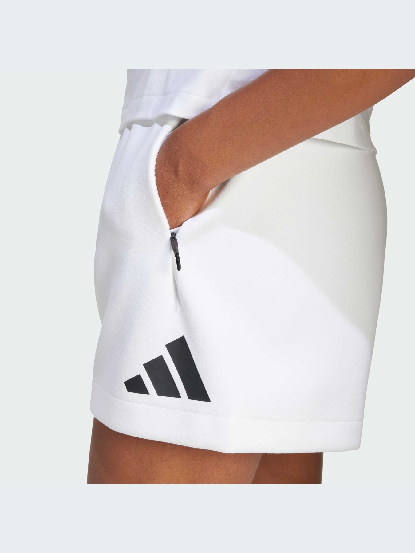 Повседневные шорты Adidas ZNE модель JJ4678 Фото