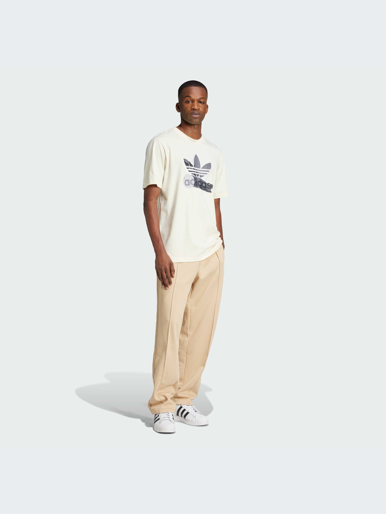 Брюки повседневные Adidas Graphics модель IX6737 Фото