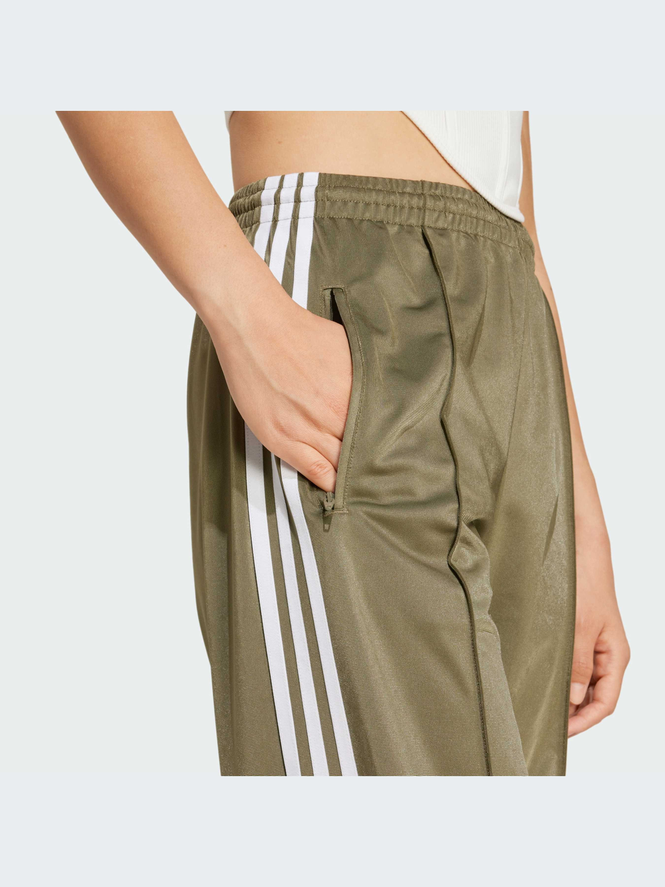 Палаццо Adidas Adicolor модель IY4720 Палаццо Adidas Adicolor модель IY4720 Фото