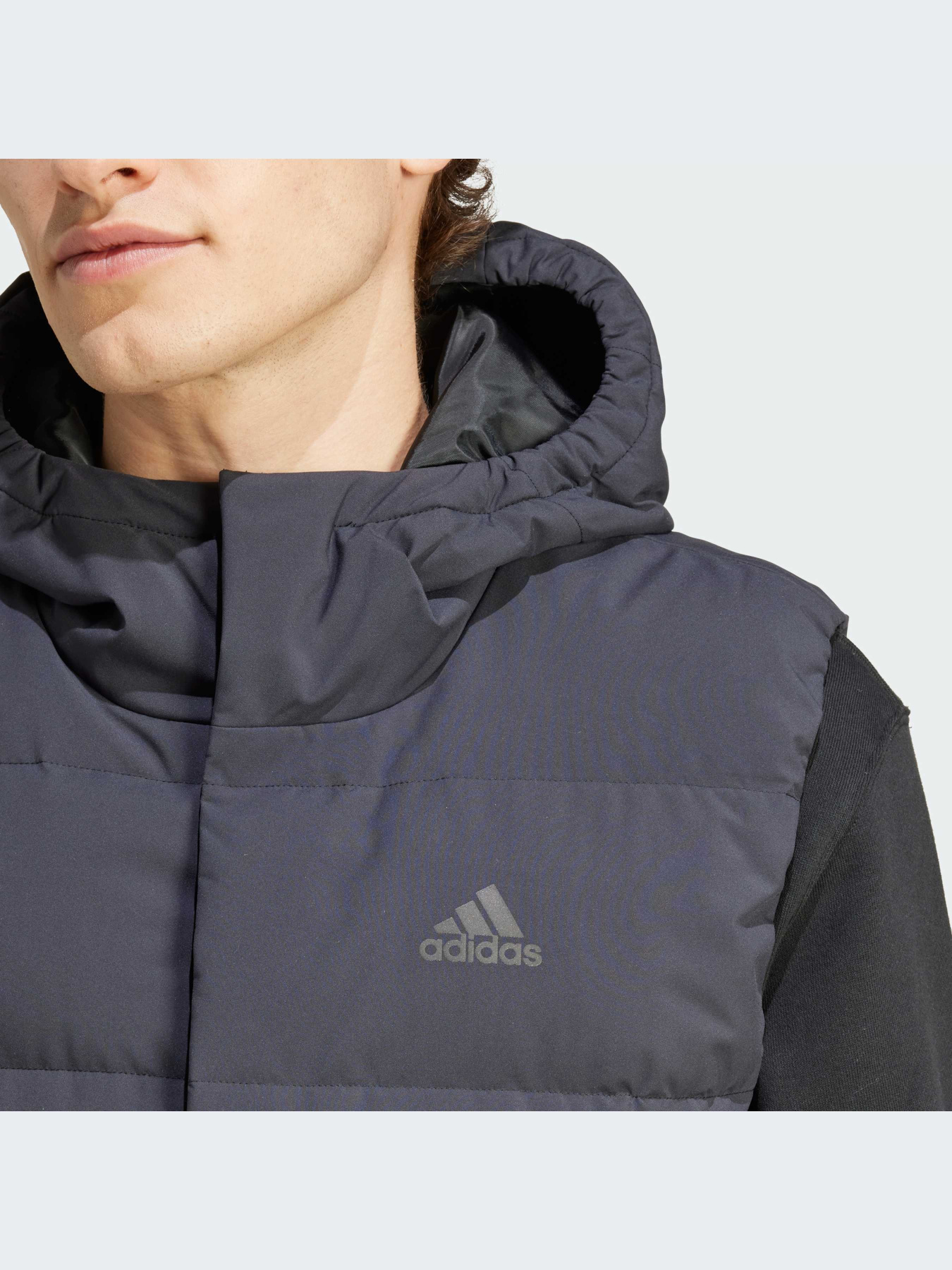 Утеплений жилет Adidas модель IX8113 Утеплений жилет Adidas модель IX8113 Фото