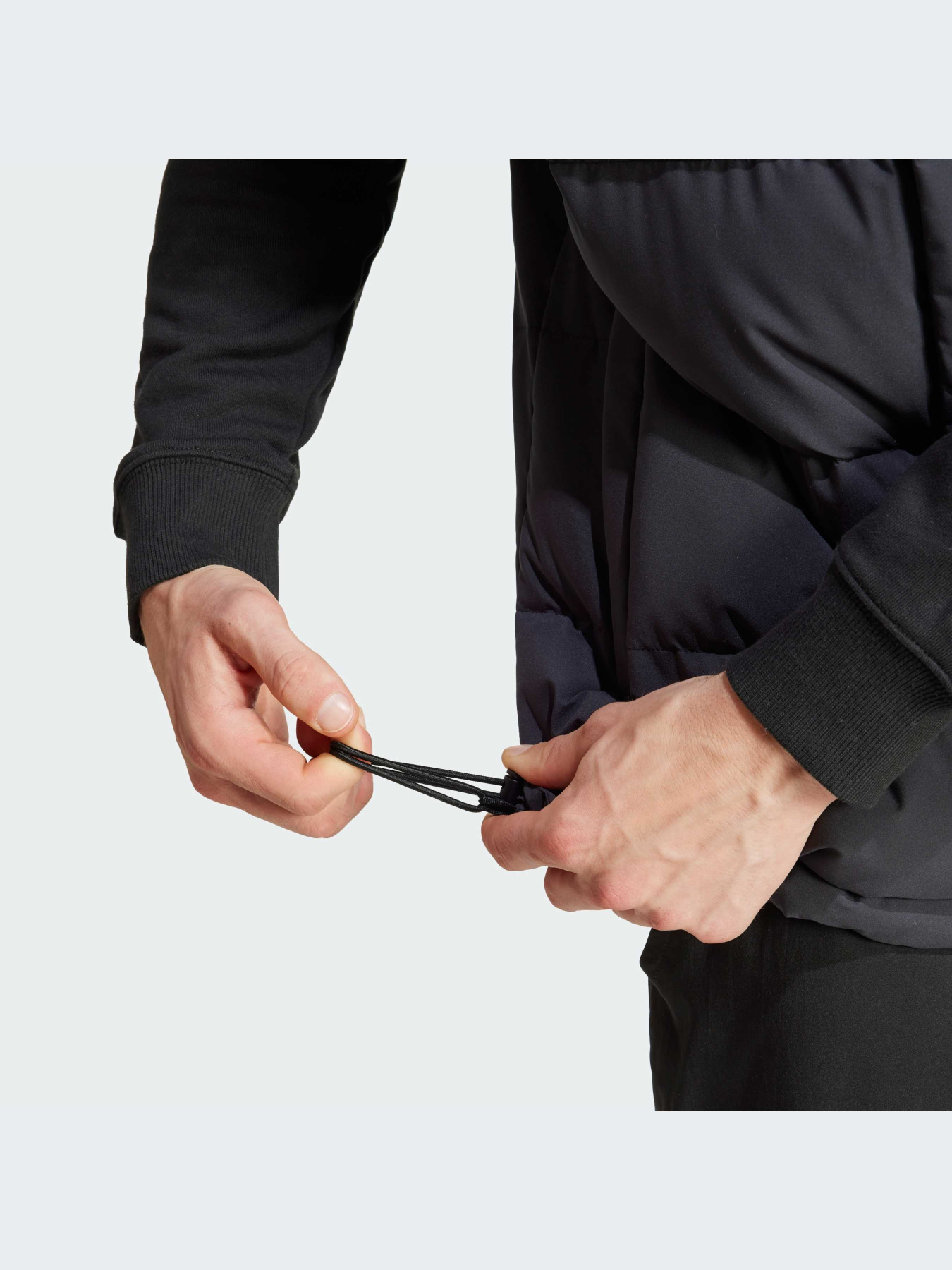 Утеплений жилет Adidas модель IX8113 Утеплений жилет Adidas модель IX8113 Фото