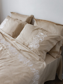 Комплект постільної білизни лате з вишитими білими півоніями Cozy Модель 8048327 Фото