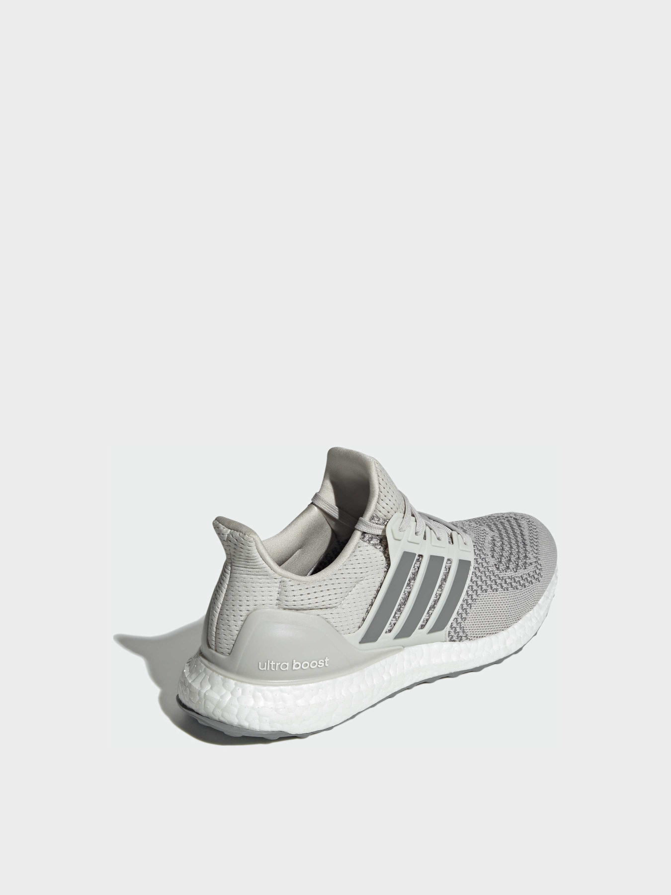 Кроссовки повседневные Adidas Ultraboost модель IE8976 Кроссовки повседневные Adidas Ultraboost модель IE8976 Фото