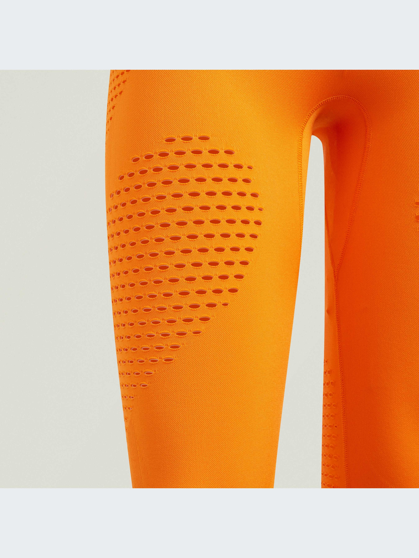 Спортивные леггинсы Adidas модель IV9190 Спортивные леггинсы Adidas модель IV9190 Фото