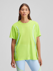 Футболка спортивная Adidas модель IW9880 Футболка спортивная Adidas модель IW9880 Фото