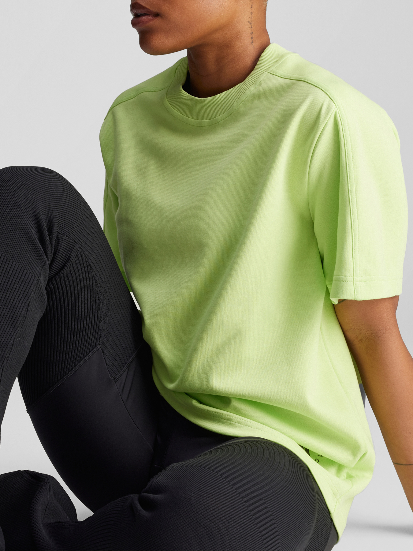 Спортивна футболка Adidas модель IW9883 Фото