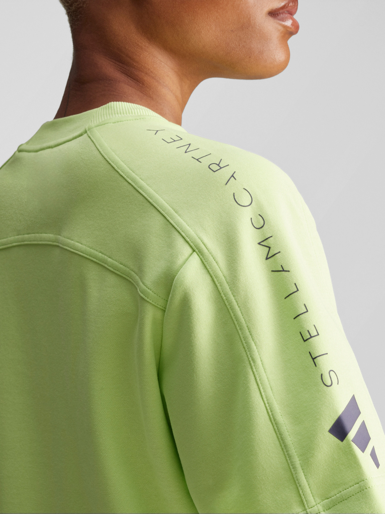 Спортивна футболка Adidas модель IW9883 Фото