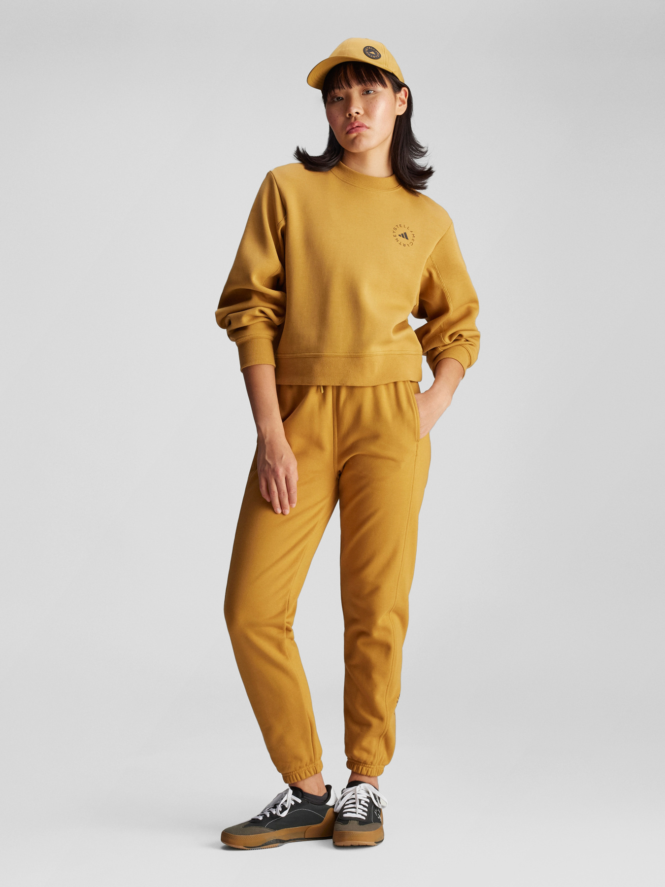 Свитшот Adidas модель IW9928 Фото