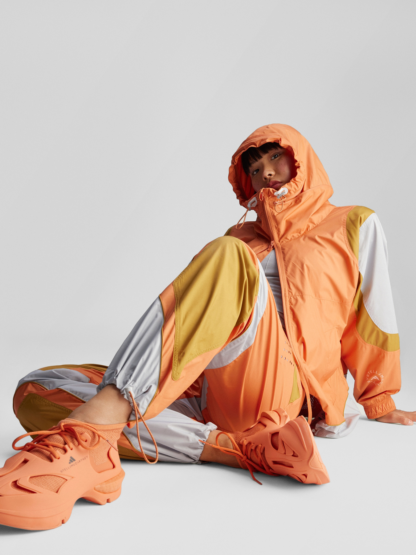 Повсякденні штани Adidas модель IW9925 Фото