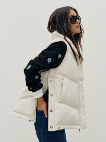 Утеплений жилет RicaMare модель RM4188-10-24DJ Утеплений жилет RicaMare модель RM4188-10-24DJ Фото