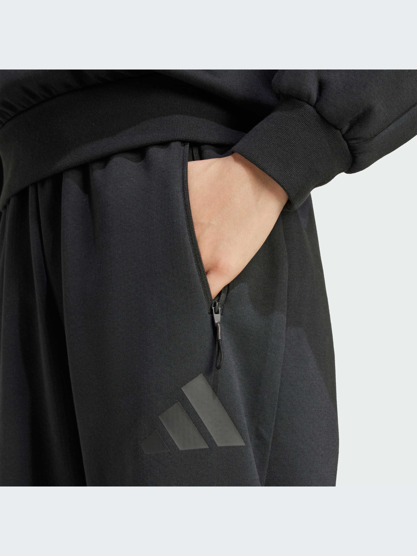 Брюки Adidas ZNE модель JE7850-KZ Фото