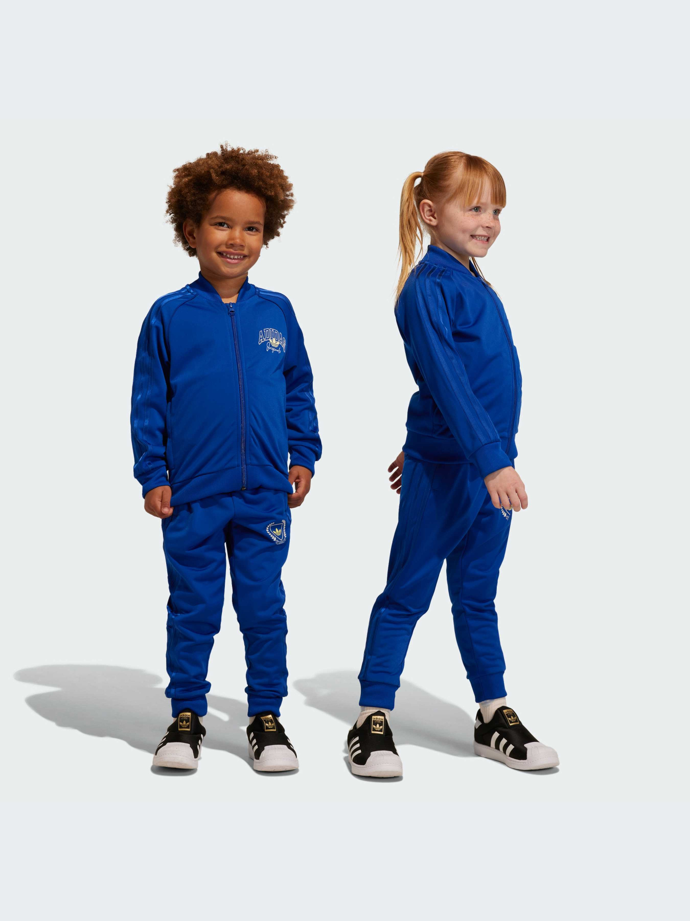 Костюмы Adidas Graphics модель IK5444-KZ Фото