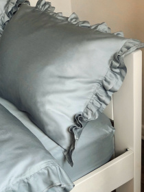 Комплект постільної білизни з рюшами сіро-блакитний Cozy модель 8047880 Фото